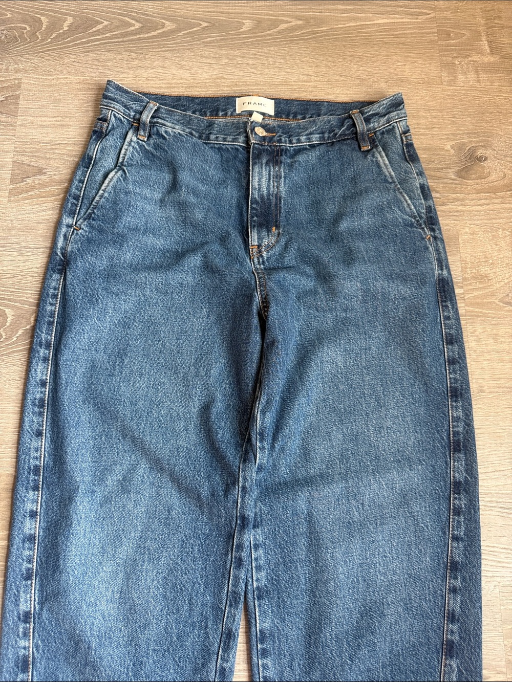 Frame Candle barrel jeans in Swan 29 - Picture 6 of 9